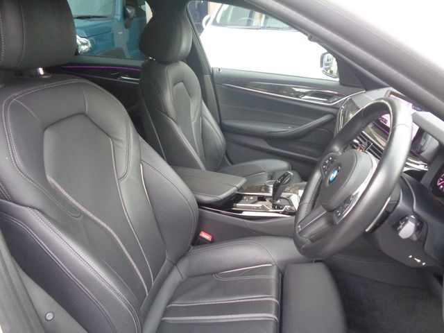 BMW 5SERIES TOURING 2019 Image 31