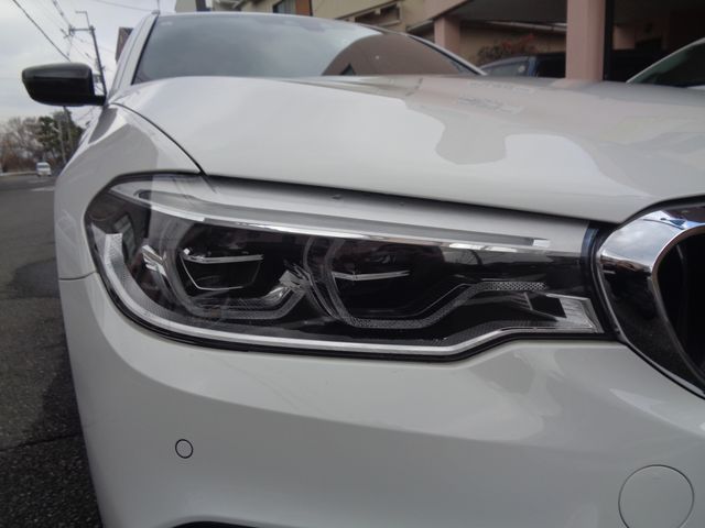 BMW 5SERIES TOURING 2019 Image 31