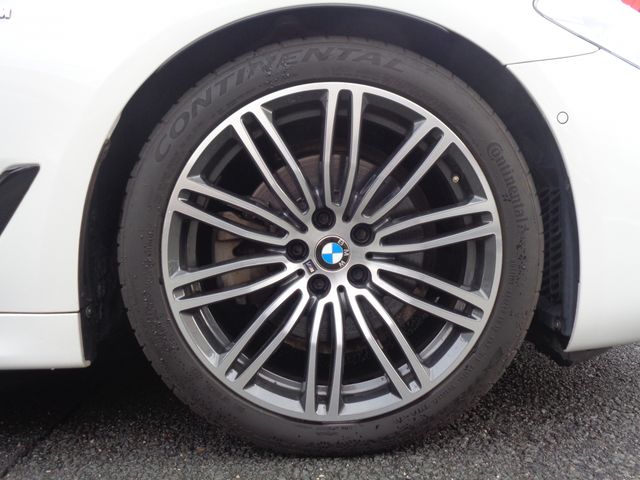 BMW 5SERIES TOURING 2019 Image 31