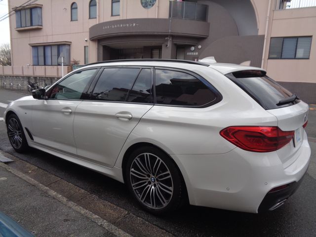 BMW 5SERIES TOURING 2019 Image 31