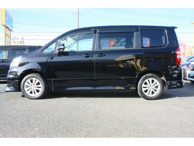 TOYOTA NOAH 2013 Image 31