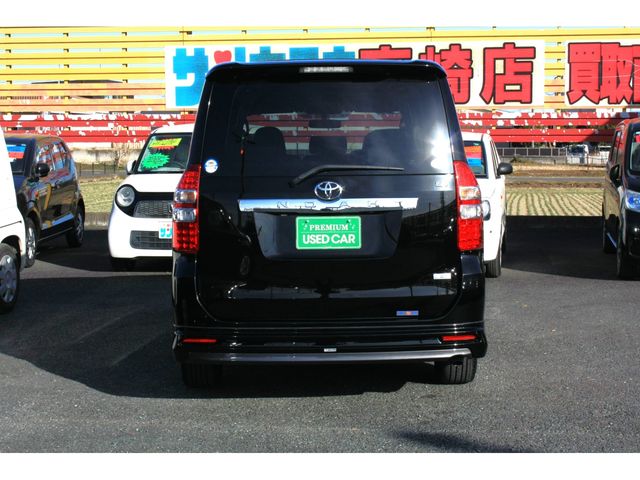 TOYOTA NOAH 2013 Image 31