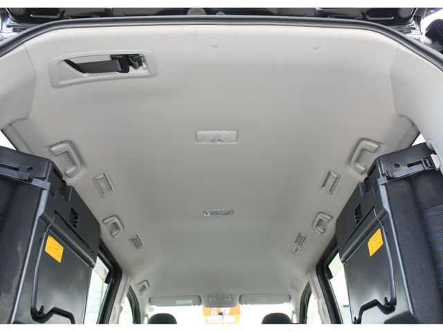 TOYOTA NOAH 2013 Image 31