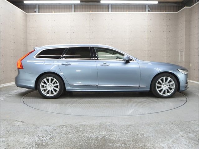 VOLVO V90 2019 Image 31