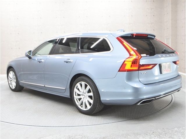 VOLVO V90 2019 Image 31