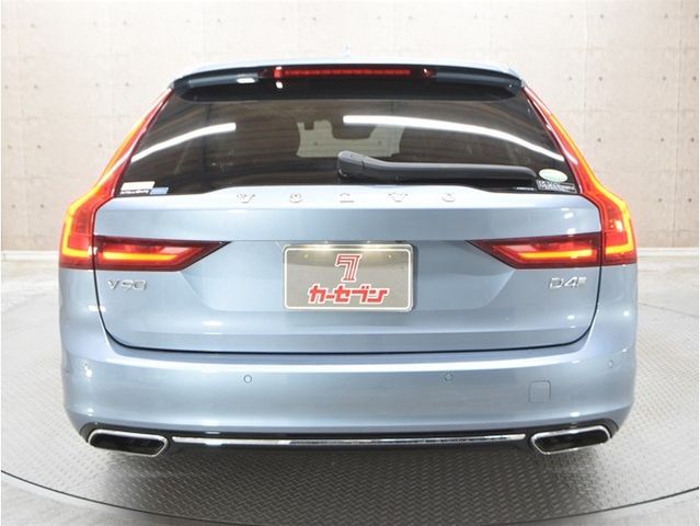 VOLVO V90 2019 Image 31