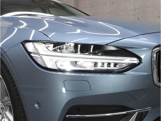 VOLVO V90 2019 Image 31