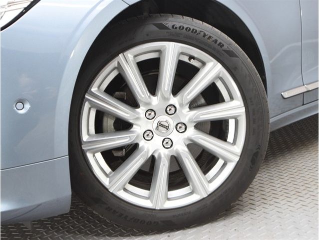 VOLVO V90 2019 Image 31