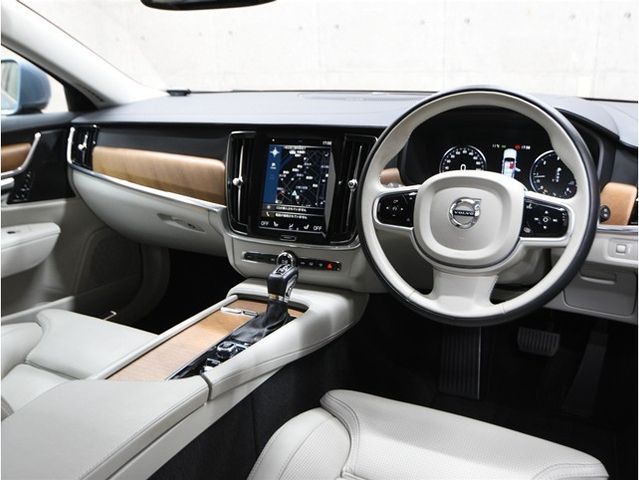 VOLVO V90 2019 Image 31