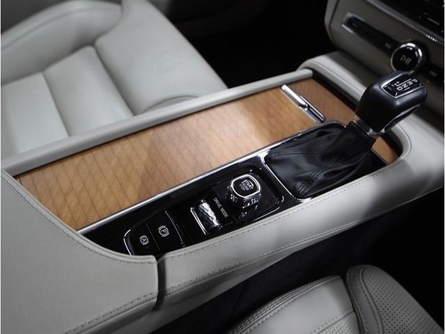 VOLVO V90 2019 Image 31