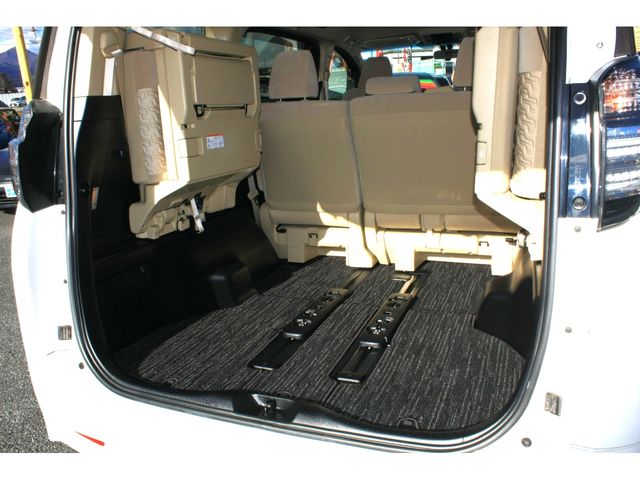 TOYOTA VELLFIRE 2017 Image 31