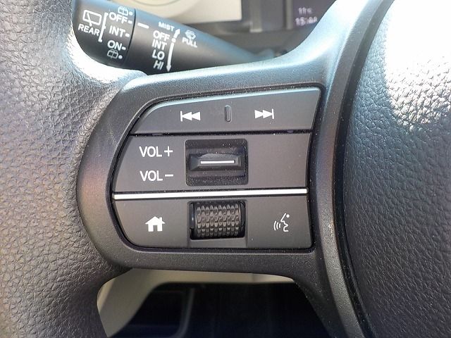 HONDA N BOX 2024 Image 31