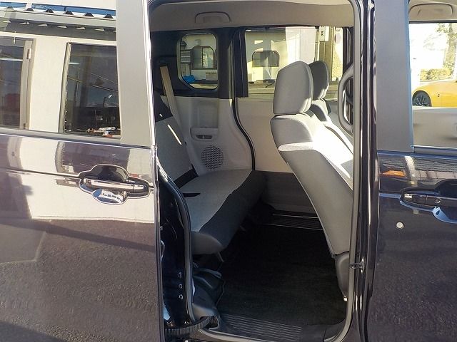 HONDA N BOX 2024 Image 31