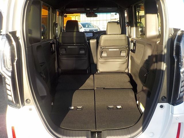 HONDA N BOX CUSTOM 2021 Image 31