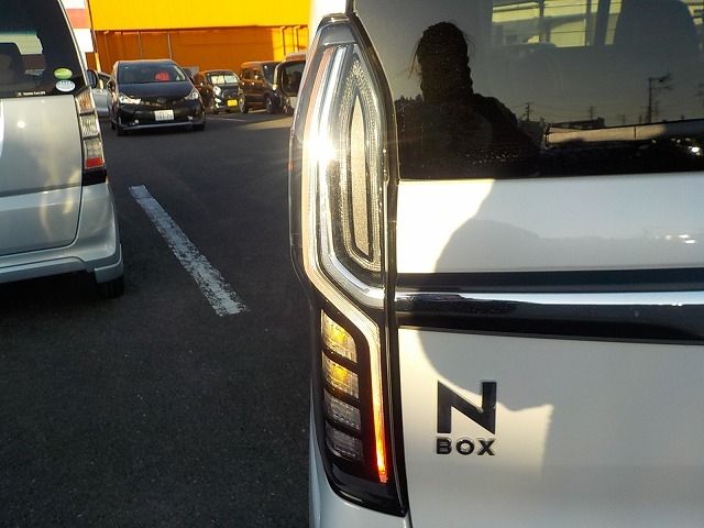 HONDA N BOX CUSTOM 2021 Image 31