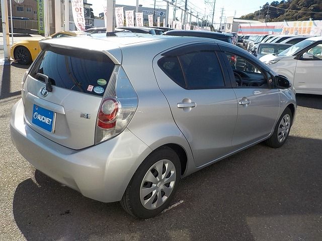 TOYOTA AQUA 2014 Image 31