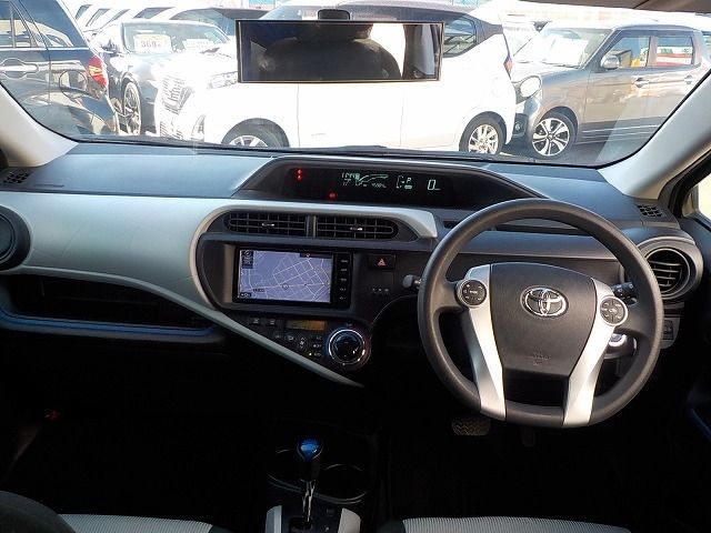 TOYOTA AQUA 2014 Image 31