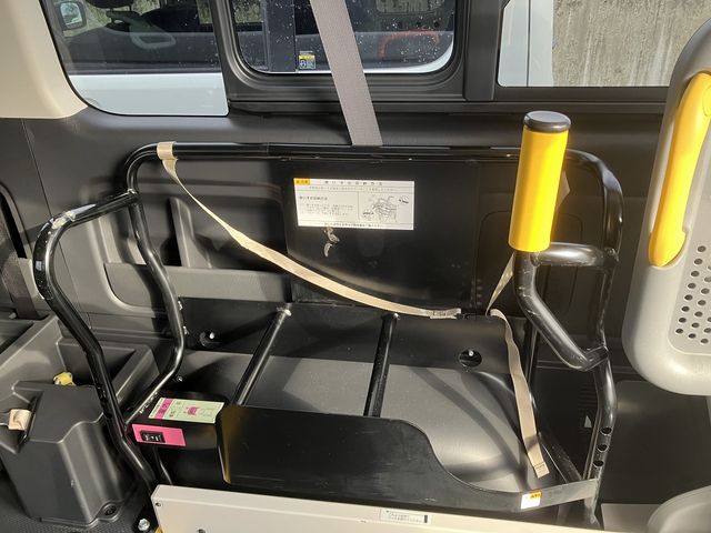 TOYOTA HIACE VAN 4WD 2018 Image 31