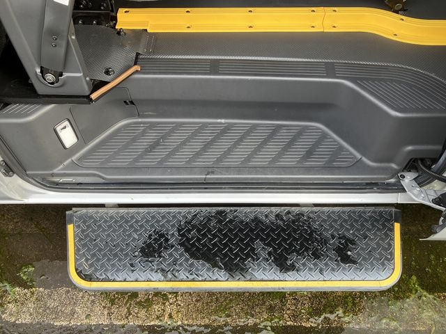 TOYOTA HIACE VAN 4WD 2018 Image 31