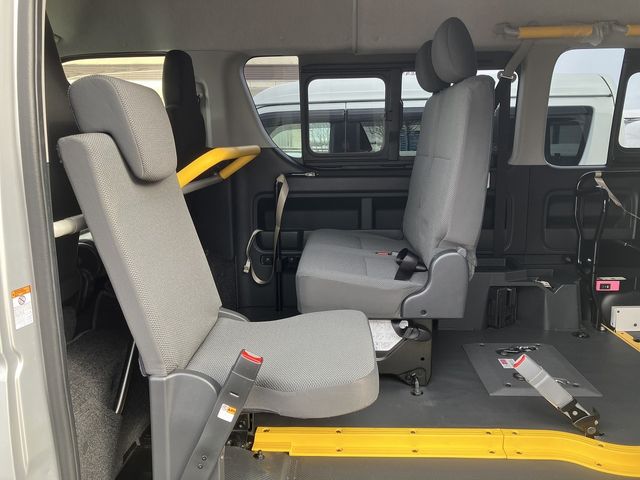 TOYOTA HIACE VAN 4WD 2018 Image 31