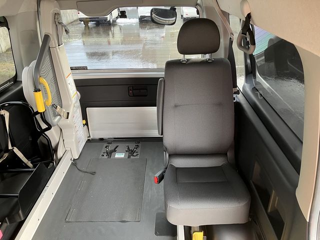 TOYOTA HIACE VAN 4WD 2018 Image 31