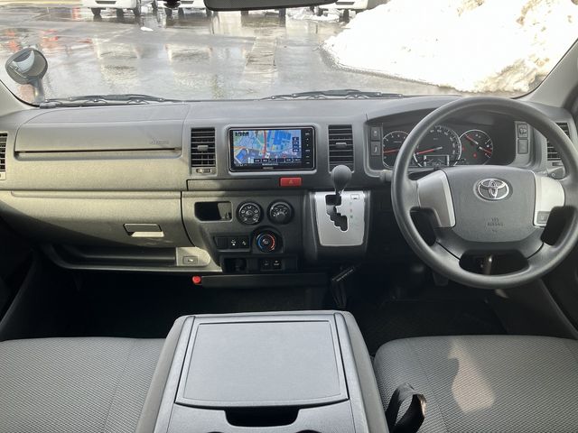 TOYOTA HIACE VAN 4WD 2018 Image 31