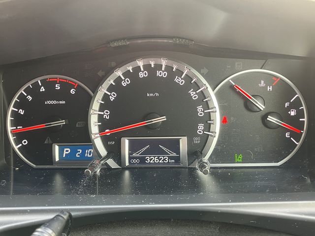 TOYOTA HIACE VAN 4WD 2018 Image 31