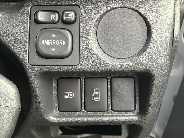 TOYOTA HIACE VAN 4WD 2018 Image 31