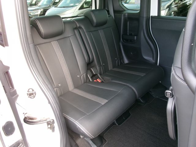 HONDA N BOX CUSTOM 2024 Image 31