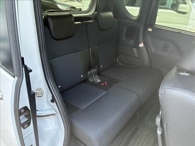 DAIHATSU TANTO CUSTOM 4WD 2023 Image 31