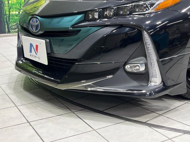 TOYOTA PRIUS PHV 2017 Image 31