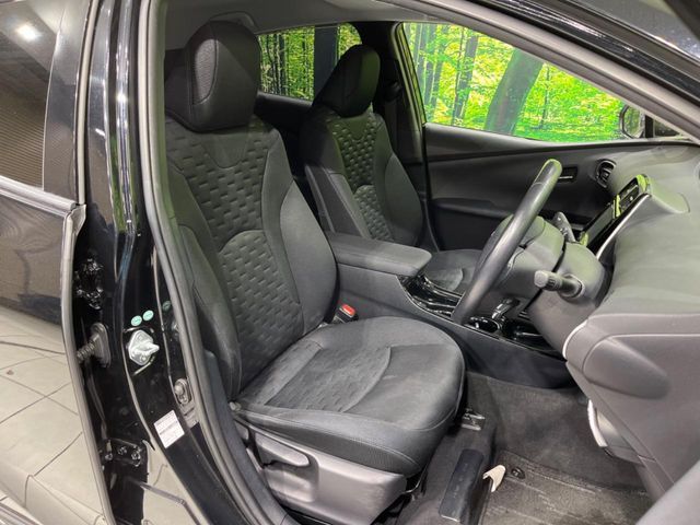 TOYOTA PRIUS PHV 2017 Image 31