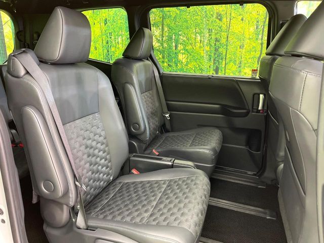 TOYOTA VOXY 4WD 2025 Image 31