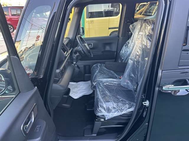 HONDA N BOX CUSTOM 2025 Image 31