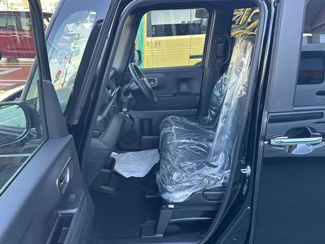 HONDA N BOX CUSTOM 2025 Image 31