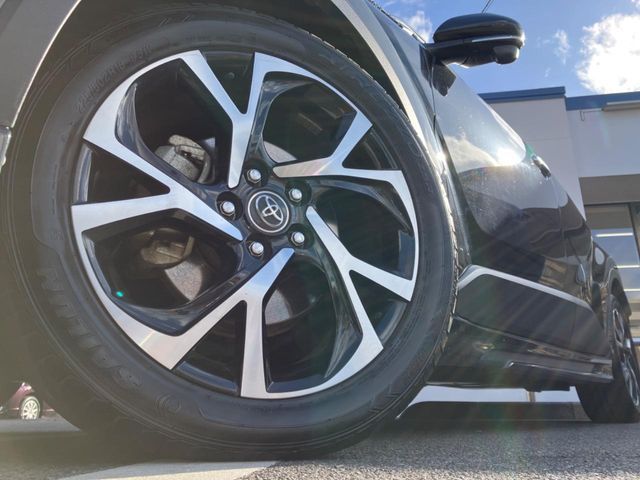 TOYOTA C-HR 2018 Image 31