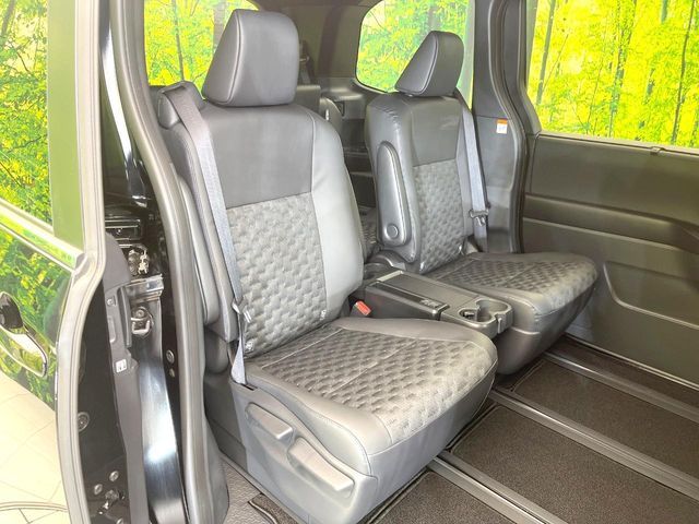 TOYOTA VOXY HYBRID 2025 Image 31