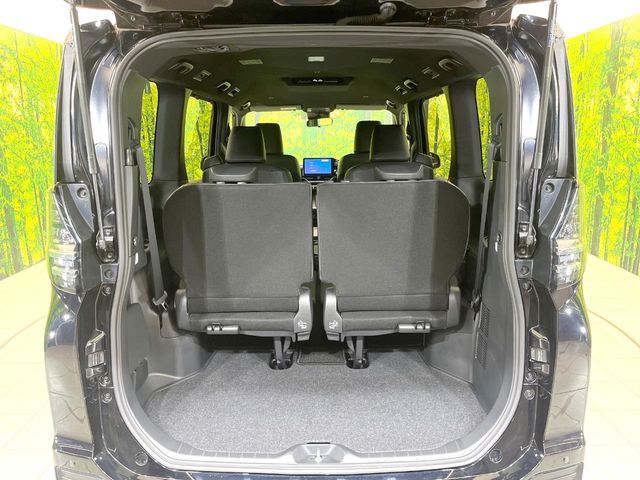 TOYOTA VOXY HYBRID 2025 Image 31