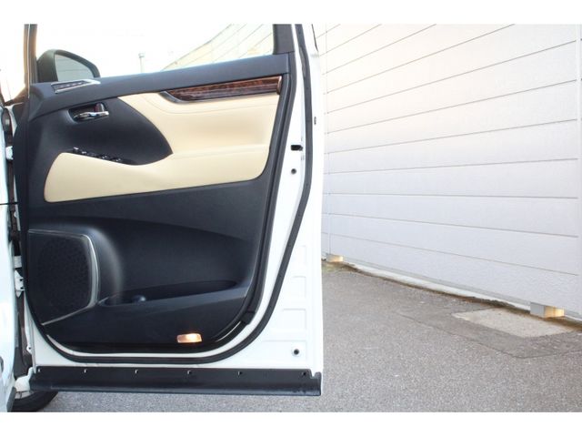 TOYOTA ALPHARD HYBRID 4WD 2021 Image 31