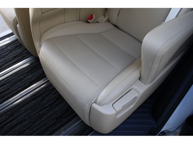 TOYOTA ALPHARD HYBRID 4WD 2021 Image 31