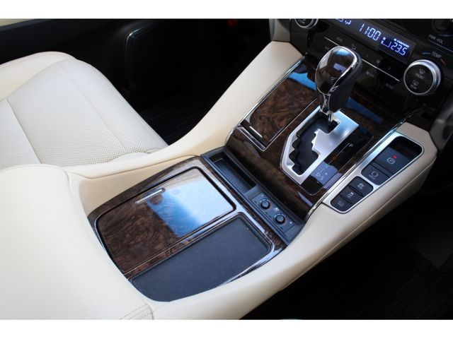 TOYOTA ALPHARD HYBRID 4WD 2021 Image 31