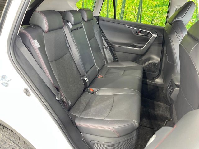 TOYOTA RAV4 HYBRID 4WD 2023 Image 31