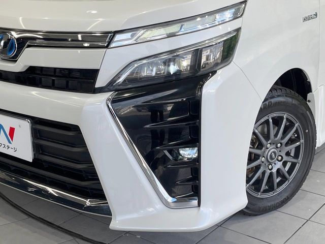 TOYOTA VOXY HYBRID 2018 Image 31