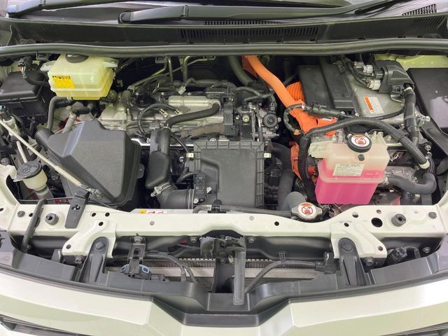 TOYOTA VOXY HYBRID 2018 Image 31