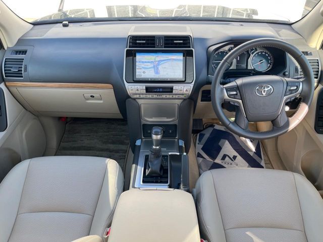 TOYOTA LANDCRUISER PRADO 2023 Image 31