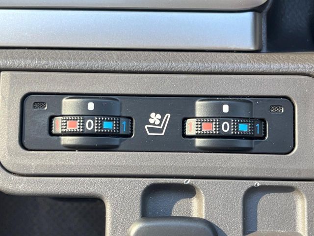 TOYOTA LANDCRUISER PRADO 2023 Image 31