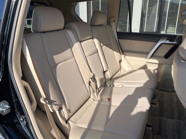 TOYOTA LANDCRUISER PRADO 2023 Image 31