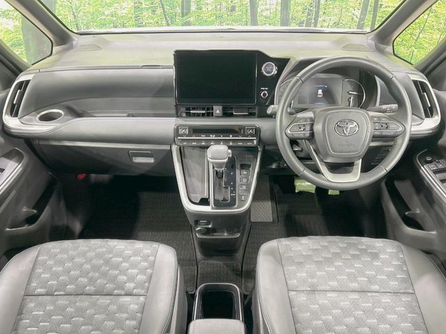 TOYOTA VOXY 2022 Image 31