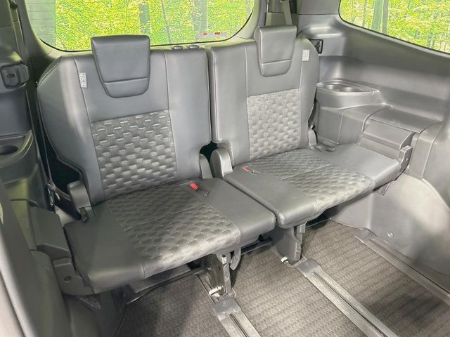 TOYOTA VOXY 2022 Image 31