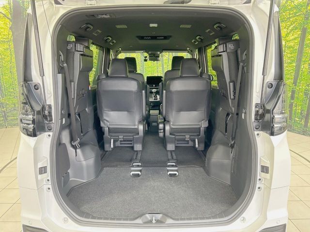 TOYOTA VOXY 2022 Image 31